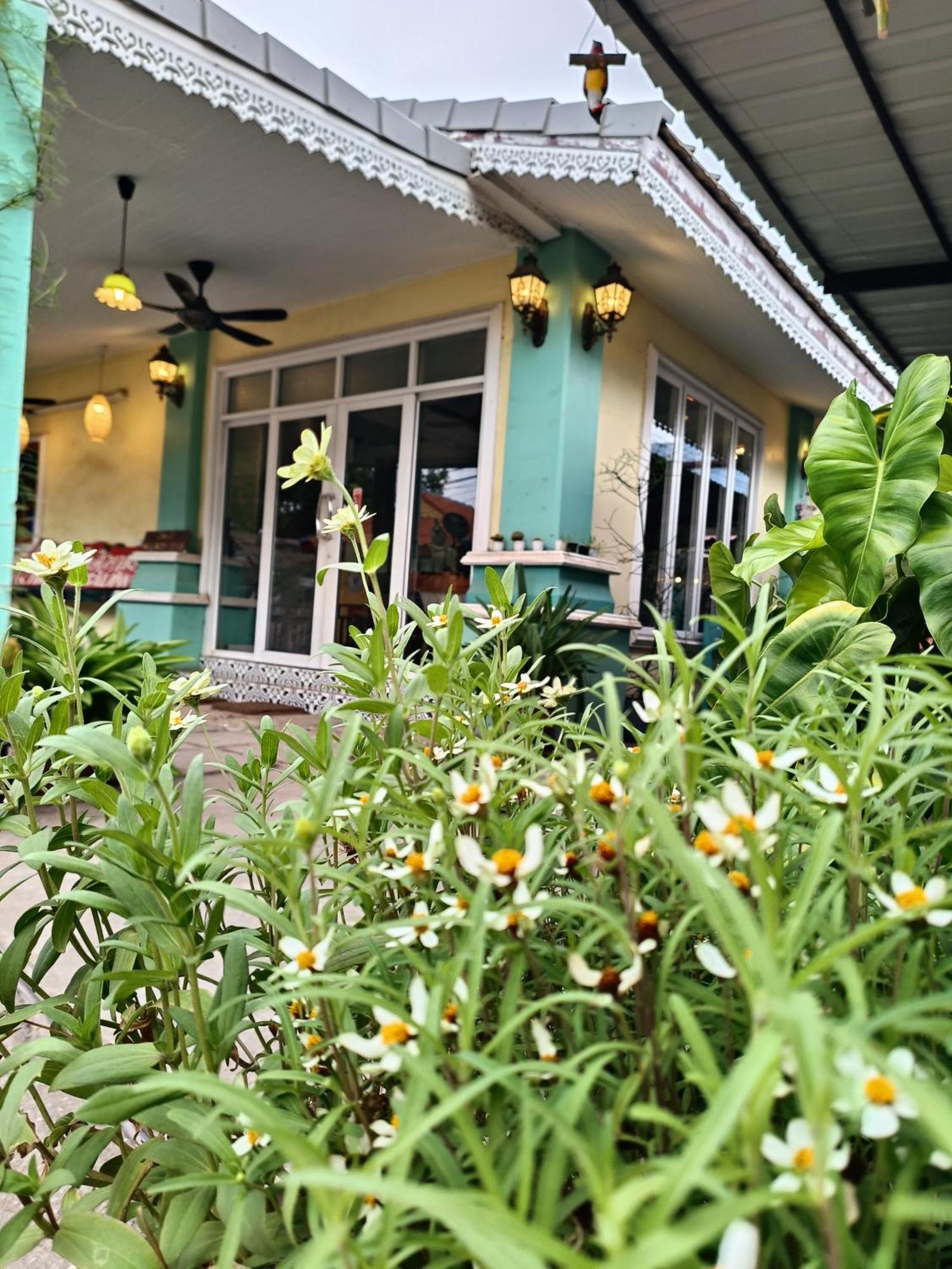 คิวทอง บังกะโล Ko Lan Exterior photo
